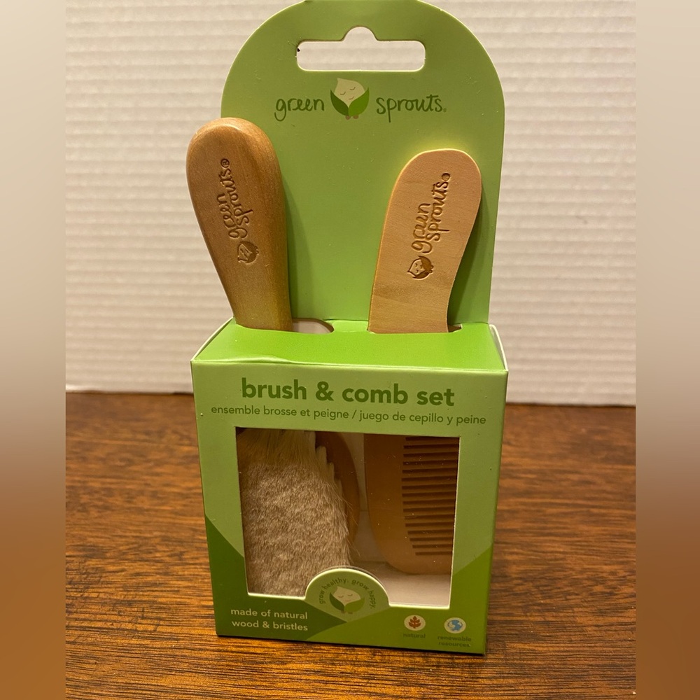 green Sprouts by I Play brush and comb set for babies / Children